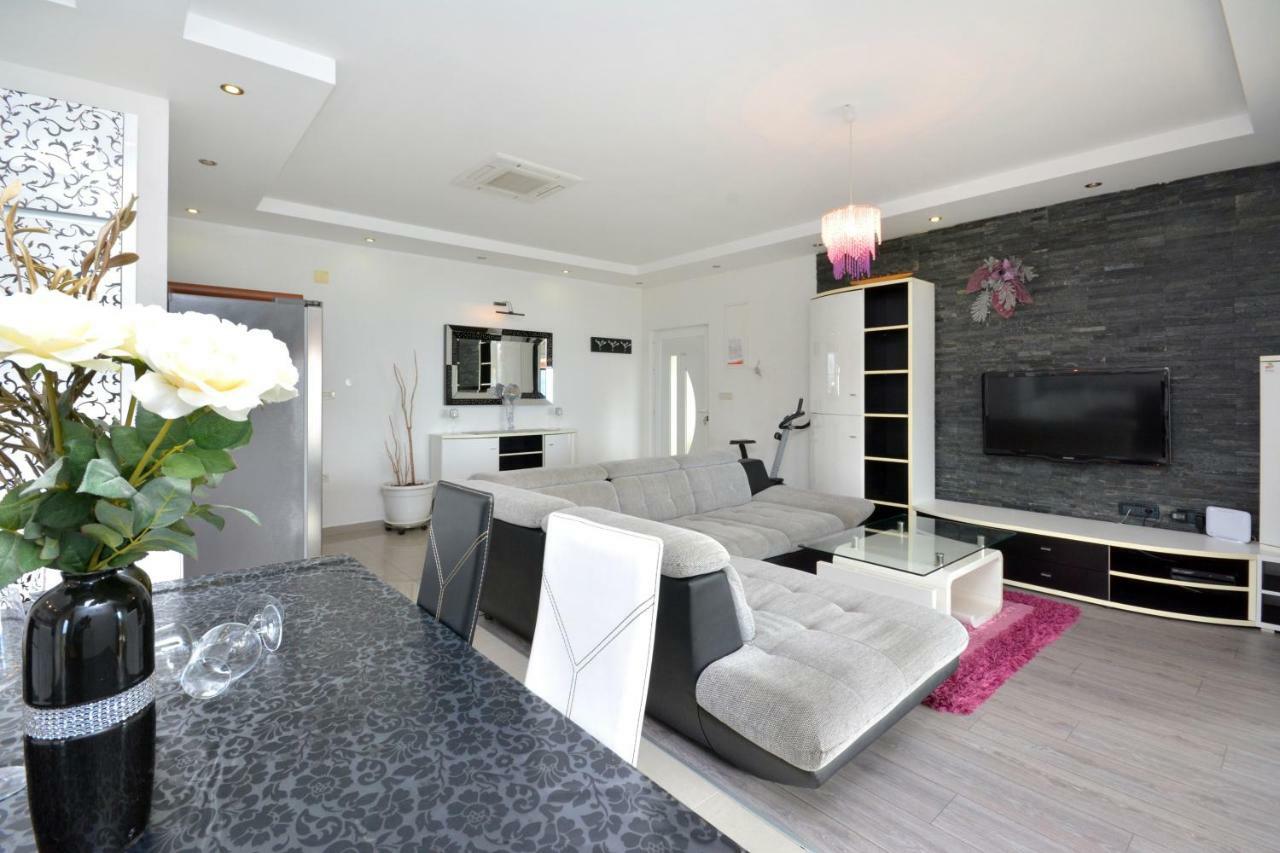 Beach Apartman Petra Podstrana Zewnętrze zdjęcie